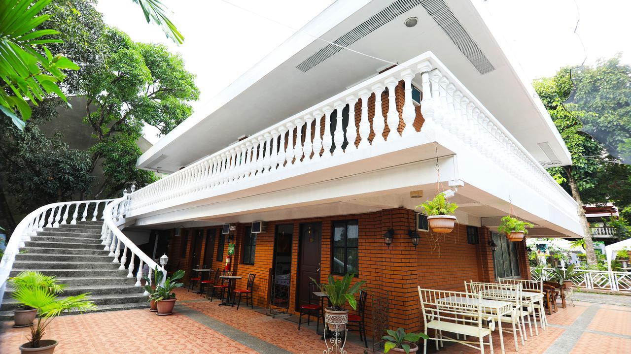 Luljetta'S Place Garden Suites Antipolo Esterno foto