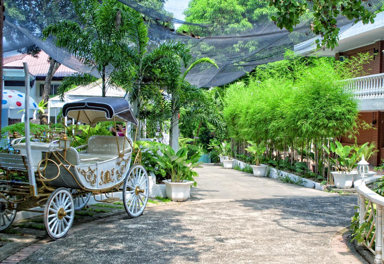 Luljetta'S Place Garden Suites Antipolo Esterno foto