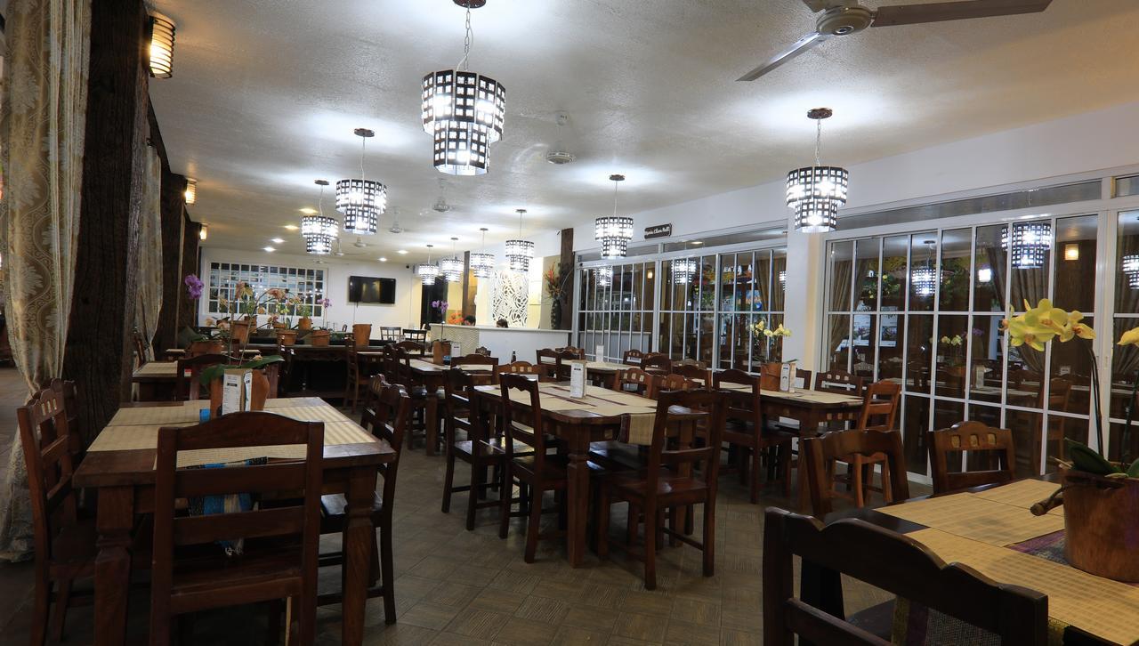 Luljetta'S Place Garden Suites Antipolo Esterno foto