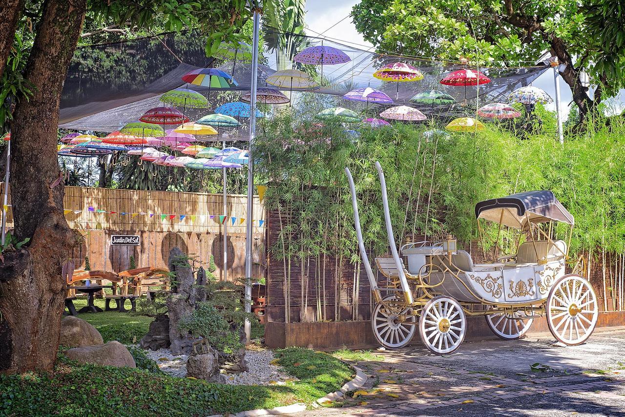Luljetta'S Place Garden Suites Antipolo Esterno foto