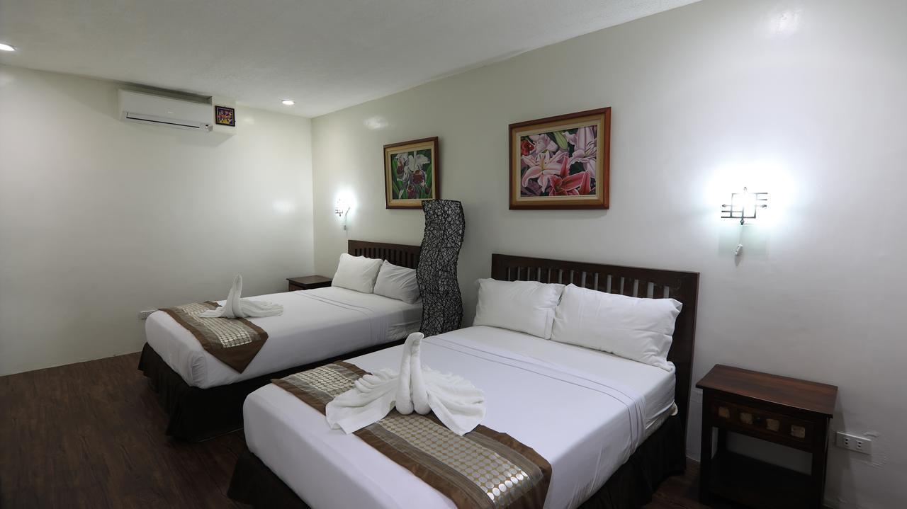 Luljetta'S Place Garden Suites Antipolo Esterno foto